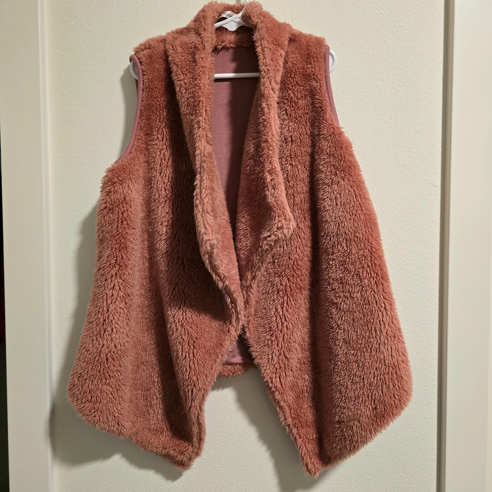 Trend Blossom‎ Girls Cozy Fleece Pink Fuzzy Vest NWOT Size 8 Medium